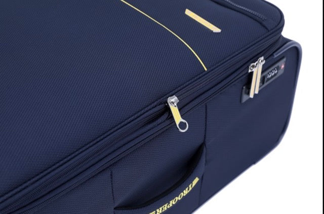 حقيبة سفر رمادية من طراز Trooper Montreal مقاس 24 بوصة